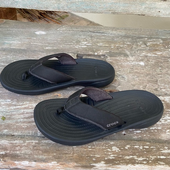 crocs men's bogota flip flop